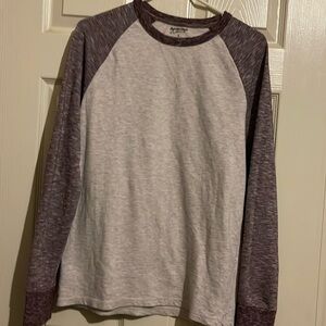 Arizona Jeans Co long sleeve t shirt. Sz small